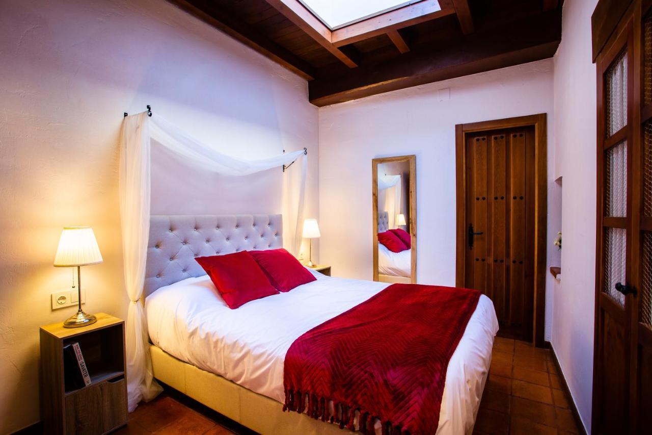 Apartamentos Puente De La Juderia Хервас Экстерьер фото