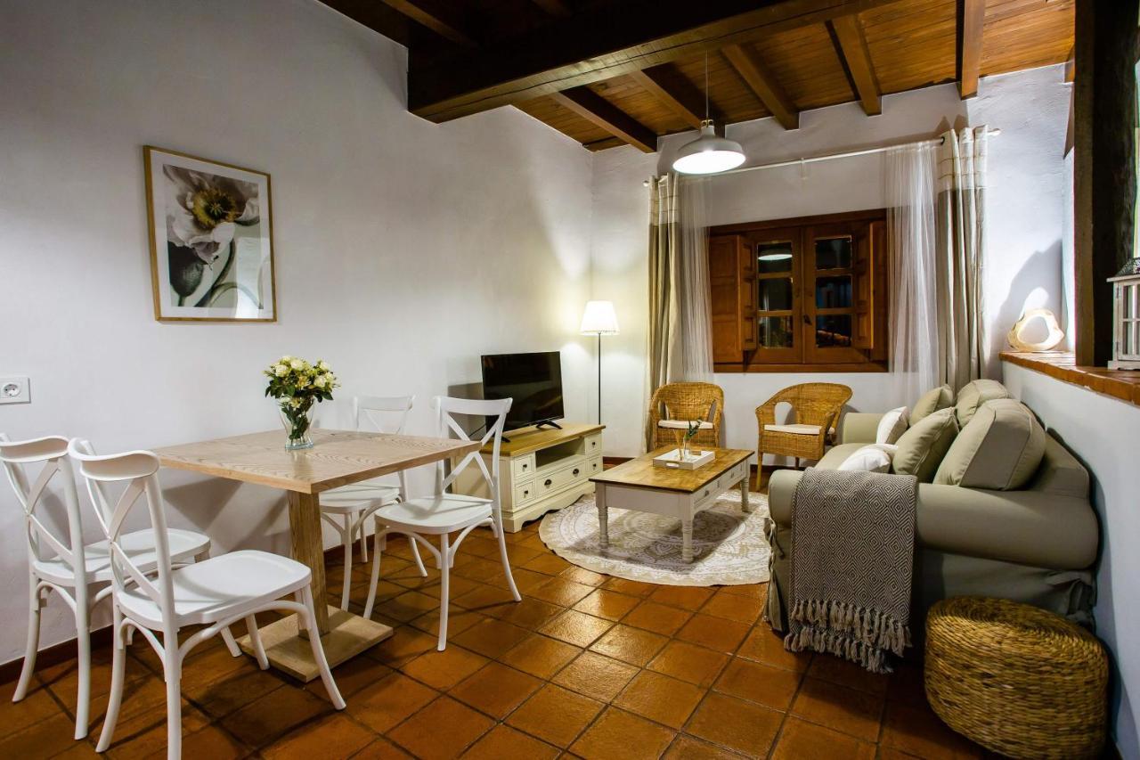 Apartamentos Puente De La Juderia Хервас Экстерьер фото