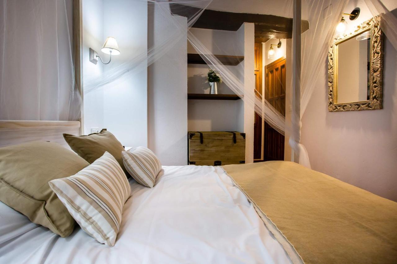 Apartamentos Puente De La Juderia Хервас Экстерьер фото