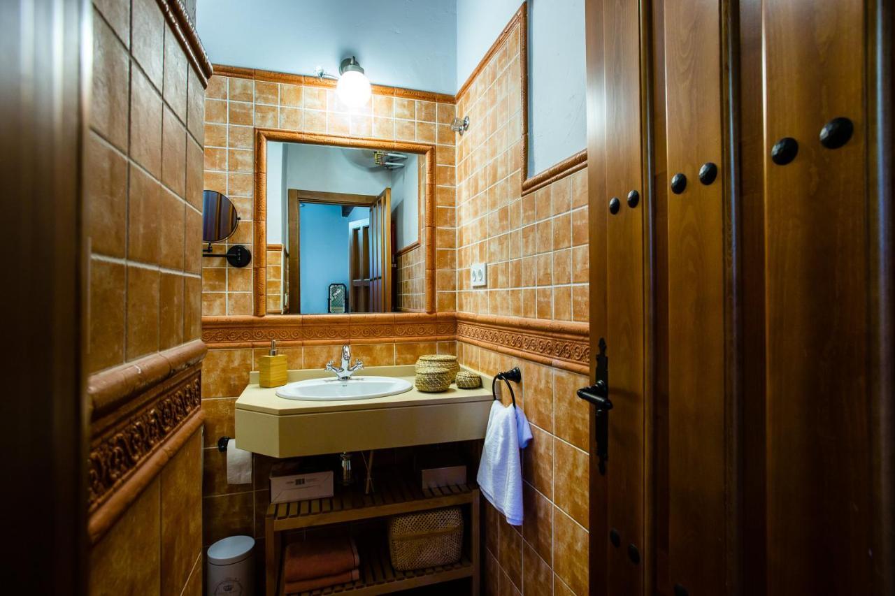 Apartamentos Puente De La Juderia Хервас Экстерьер фото