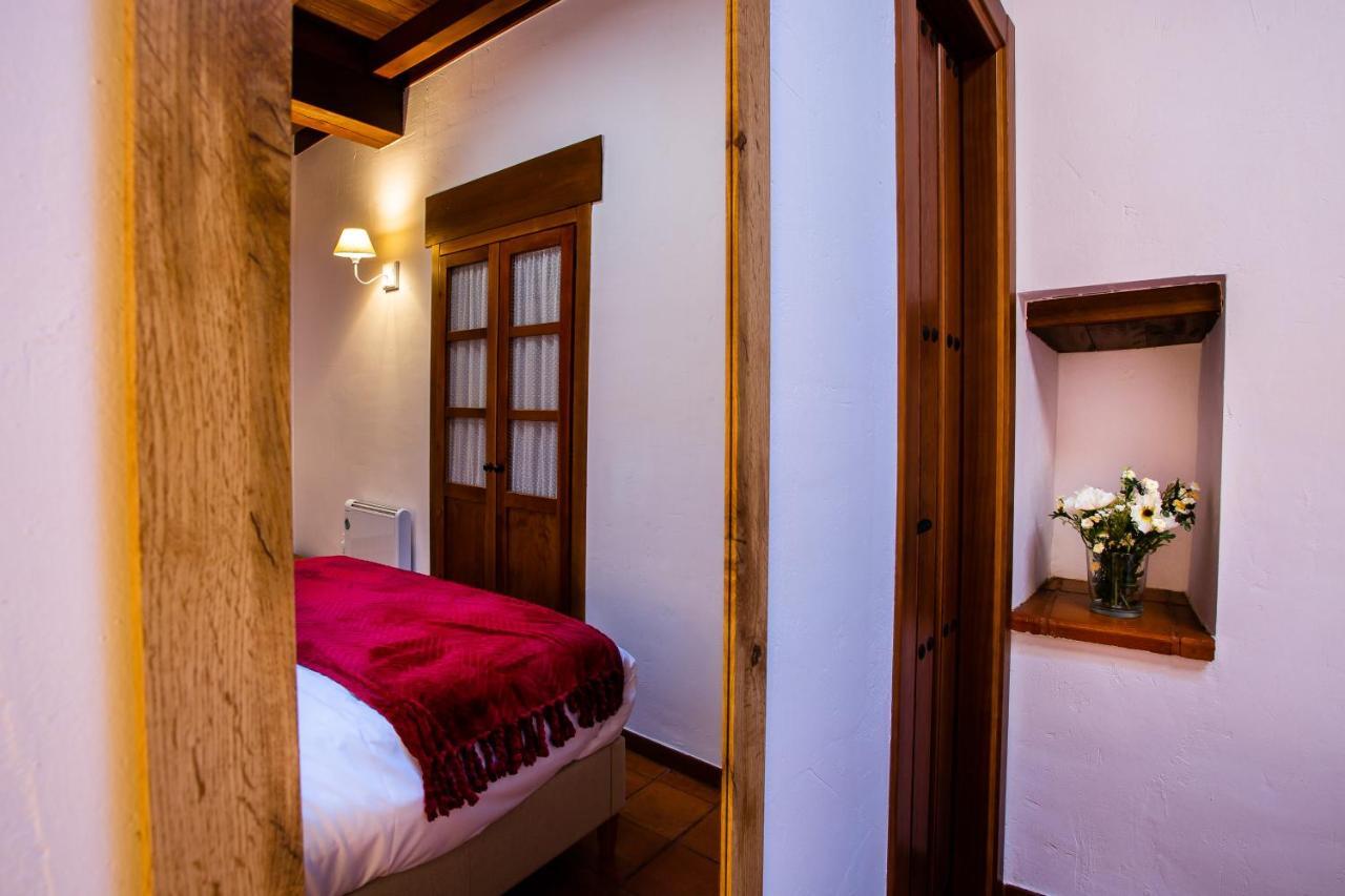 Apartamentos Puente De La Juderia Хервас Экстерьер фото