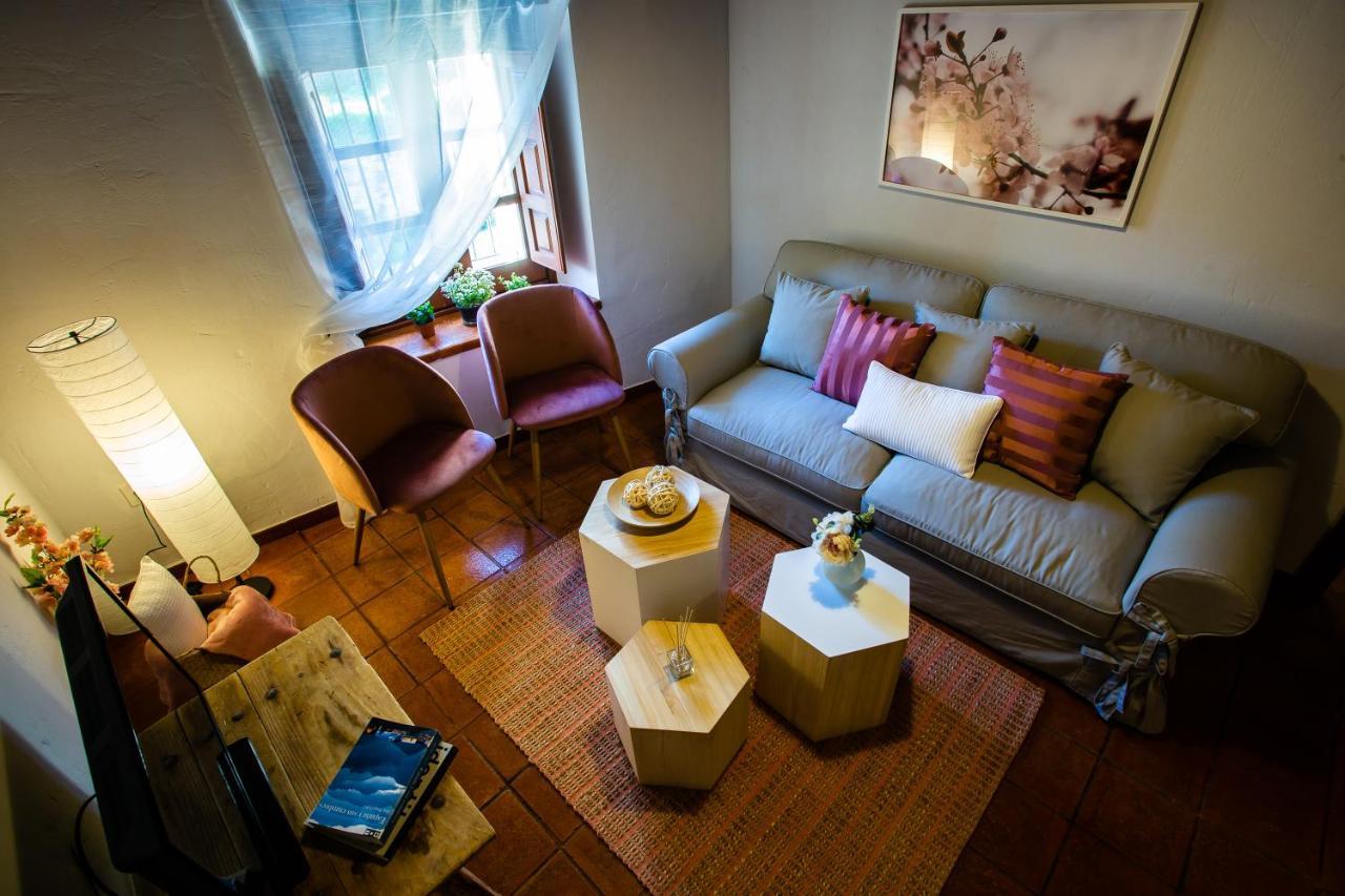 Apartamentos Puente De La Juderia Хервас Экстерьер фото