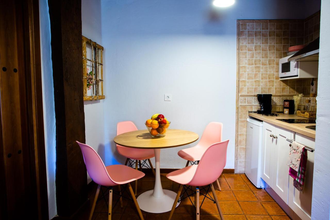Apartamentos Puente De La Juderia Хервас Экстерьер фото