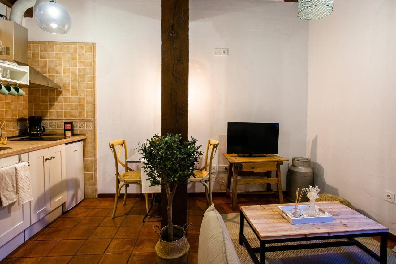 Apartamentos Puente De La Juderia Хервас Экстерьер фото